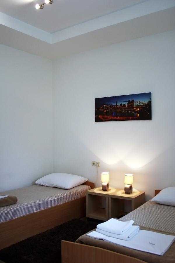 Rooms Fitea Osijek Extérieur photo